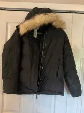 L.L Bean Women’s Ultrawarm Furhood Down Jacket M Black